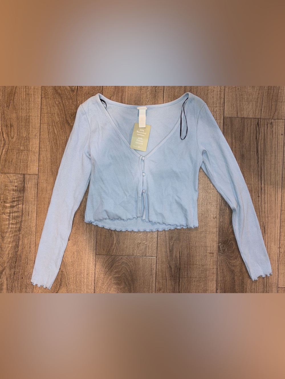NWT: H&M Light Blue Ruffled & ribbed Button-Front Cropped Cardigan: size medium